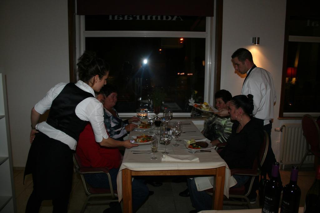 Hotel Admiraal ลานาเคน ภายนอก รูปภาพ