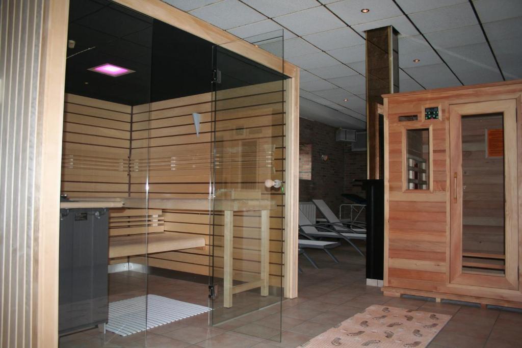 Hotel Admiraal ลานาเคน ภายนอก รูปภาพ